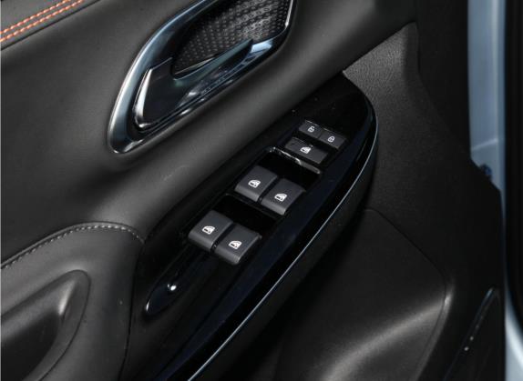 长安欧尚X7 PLUS 2022款 1.5T 蓝鲸版自动Geeker旗舰型 车厢座椅   门窗控制