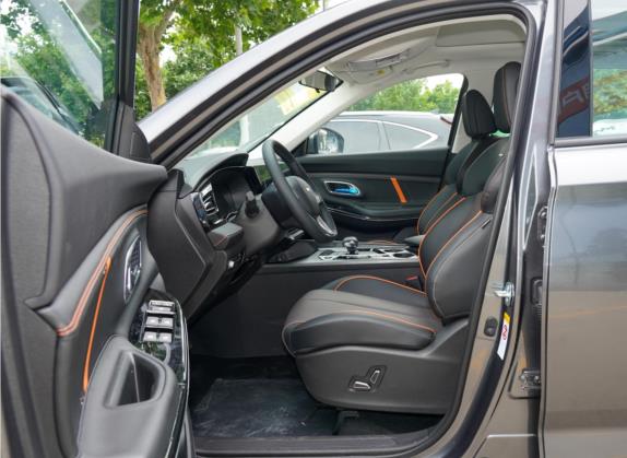 长安欧尚X7 PLUS 2022款 1.5T 蓝鲸版自动智尊型 7座 车厢座椅   前排空间