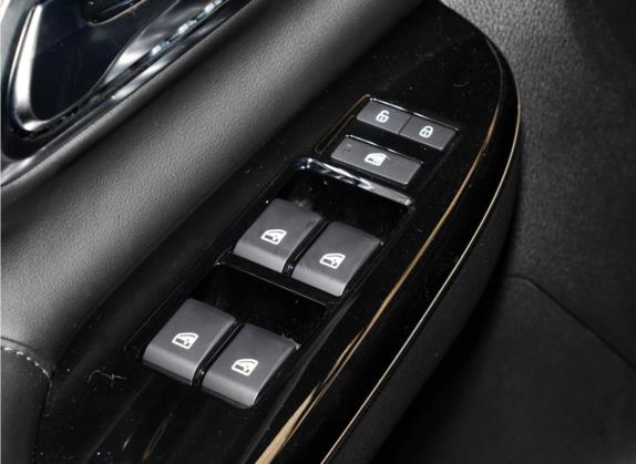 长安欧尚X7 PLUS 2022款 1.5T 蓝鲸版自动尊享型 7座 车厢座椅   门窗控制