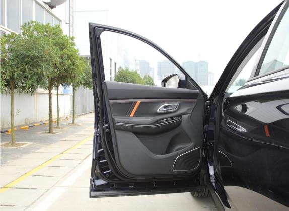 长安欧尚X7 PLUS 2022款 1.5T 蓝鲸版自动尊贵型 7座 车厢座椅   前门板