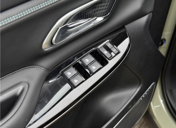 长安欧尚X7 PLUS 2022款 1.5T 自动乐游版 车厢座椅   门窗控制