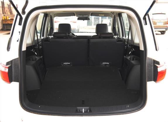 长安欧尚A600 2017款 1.5L 手动尊贵型 车厢座椅   后备厢