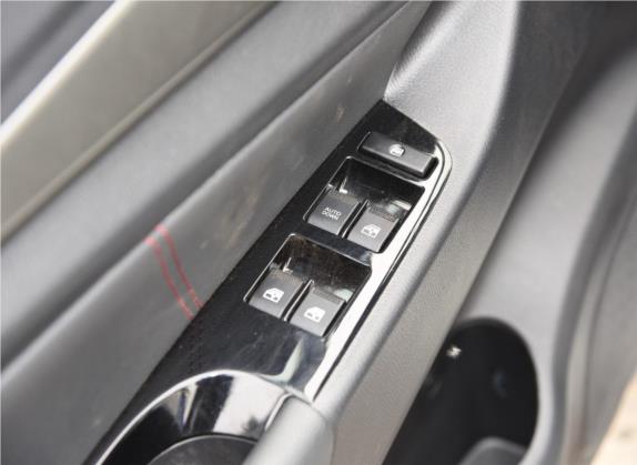 长安欧尚A600 2017款 1.5L 手动尊贵型 车厢座椅   门窗控制