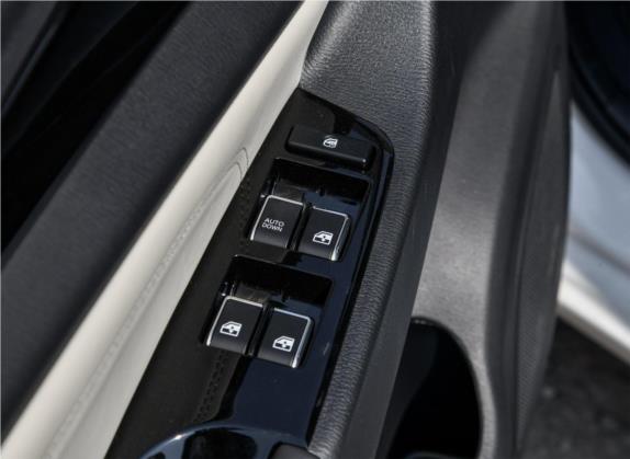 长安欧尚A600 2018款 1.5L 手动豪华型 车厢座椅   门窗控制