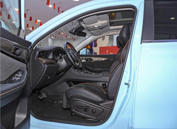 创维EV6 2022款 620 智能版 车厢座椅   前排空间