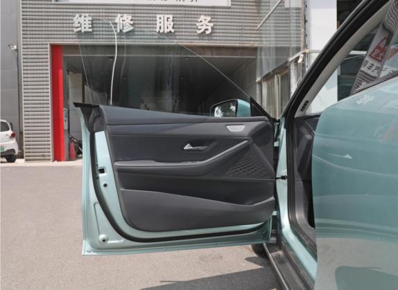 长安深蓝SL03 2022款 1.5L 1200增程版 车厢座椅   前门板