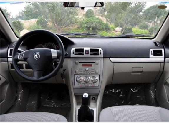长安CX30 2010款 两厢 1.6L 手动时尚型 中控类   中控全图