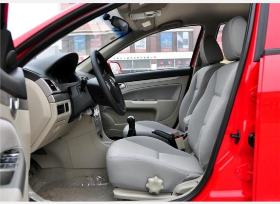 长安CX30 2010款 两厢 1.6L 手动时尚型 车厢座椅   前排空间