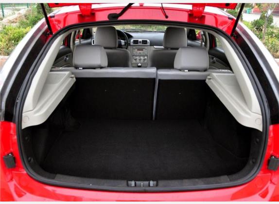 长安CX30 2010款 两厢 1.6L 手动时尚型 车厢座椅   后备厢
