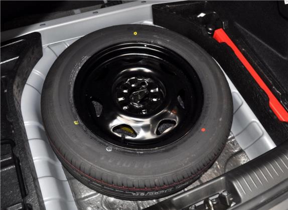 长安CX30 2010款 两厢 1.6L 手动运动型 其他细节类   备胎
