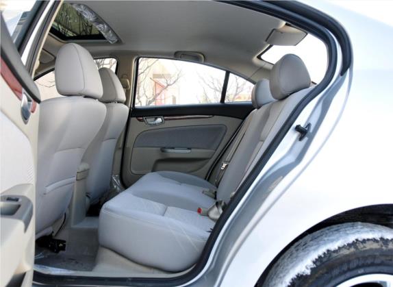 长安CX30 2011款 三厢 1.6L 手动豪华型 车厢座椅   后排空间