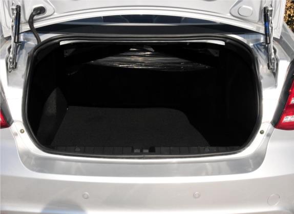 长安CX30 2011款 三厢 1.6L 手动豪华型 车厢座椅   后备厢