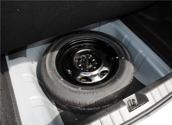 长安CX30 2011款 三厢 1.6L 手动舒适型 其他细节类   备胎