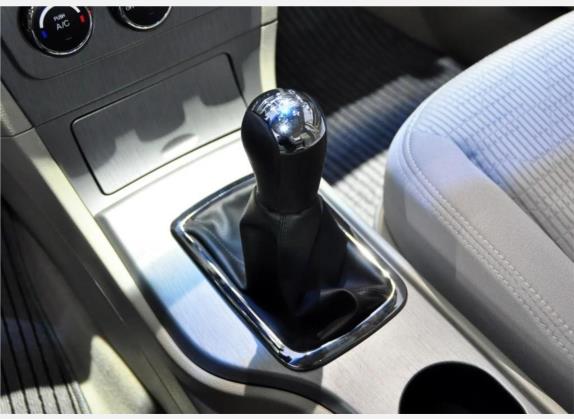 长安CX30 2011款 三厢 1.6L 手动智能豪华版 中控类   挡把
