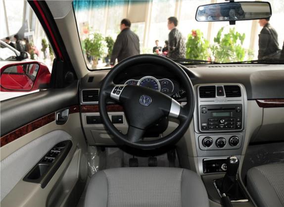 长安CX30 2012款 三厢 1.6L 手动豪华型 中控类   驾驶位