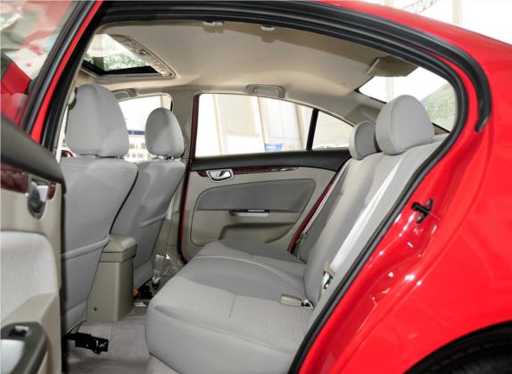 长安CX30 2012款 三厢 1.6L 手动豪华型 车厢座椅   后排空间