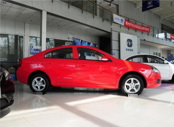 长安CX30 2012款 三厢 1.6L 手动豪华型 外观   正侧