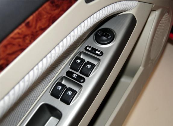 长安CX30 2012款 三厢 1.6L 手动豪华型 车厢座椅   门窗控制