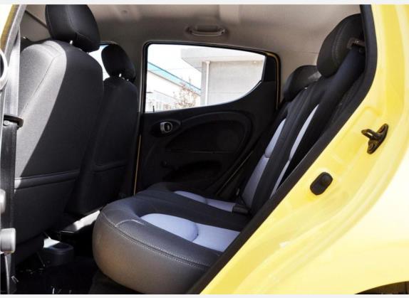 奔奔MINI 2010款 1.0L 手动标准型 车厢座椅   后排空间