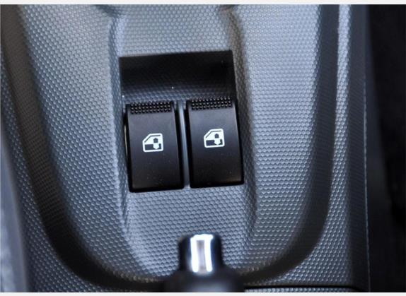 奔奔MINI 2010款 1.0L 手动标准型 车厢座椅   门窗控制