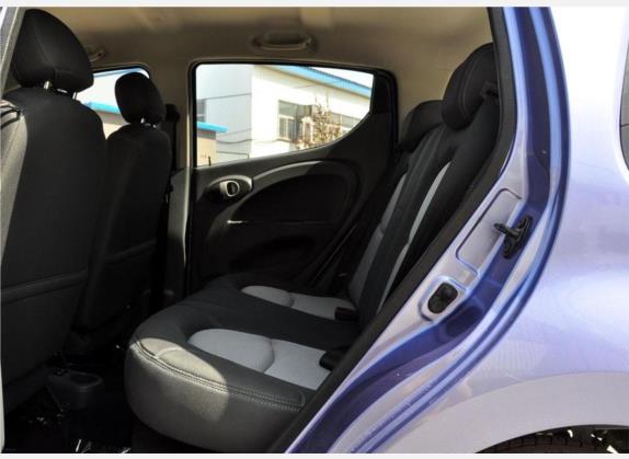 奔奔MINI 2010款 1.0L 手动舒适型 车厢座椅   后排空间