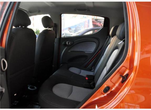 奔奔MINI 2010款 1.0L 手动豪华型 车厢座椅   后排空间