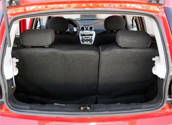 奔奔MINI 2012款 1.0L 手动时尚版 国V 车厢座椅   后备厢