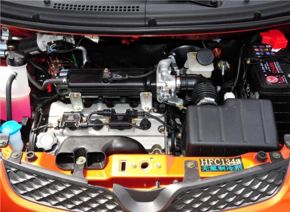 奔奔MINI 2012款 1.0L 手动导航版 其他细节类   发动机舱
