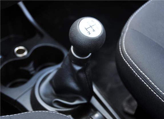 奔奔MINI 2012款 1.0L 手动导航版 中控类   挡把