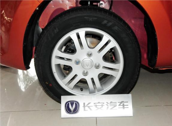 奔奔MINI 2012款 1.0L 手动时尚版 国IV 其他细节类   前轮