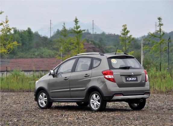 长安CX20 2011款 1.3L 自动运动版 外观   斜后