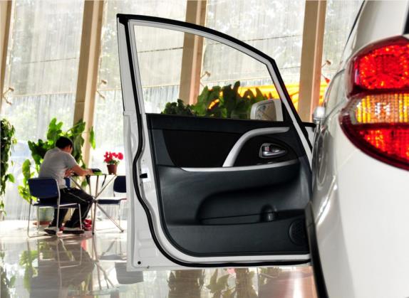 长安CX20 2011款 1.3L 手动运动版 车厢座椅   前门板