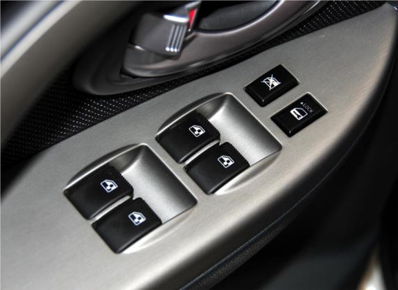 长安CX20 2011款 1.3L 手动运动版 车厢座椅   门窗控制