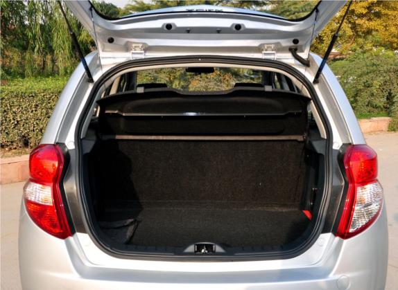 长安CX20 2011款 1.3L 手动舒适版 车厢座椅   后备厢
