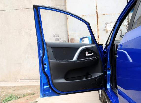 长安CX20 2014款 1.4L 手动运动版 国V 车厢座椅   前门板