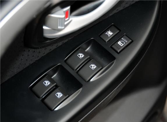 长安CX20 2014款 1.4L IMT天窗导航版 国IV 车厢座椅   门窗控制