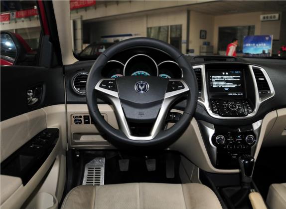 逸动 2012款 1.6L 手动尊贵型 国IV 中控类   驾驶位
