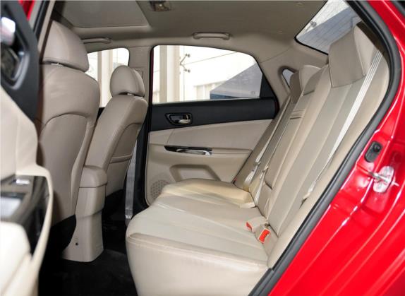 逸动 2012款 1.6L 手动尊贵型 国IV 车厢座椅   后排空间