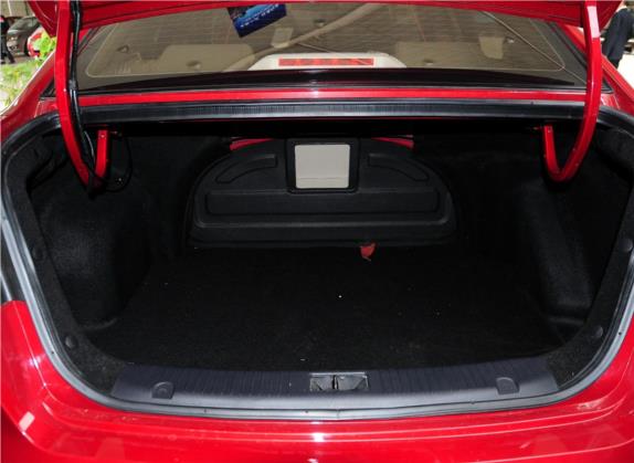 逸动 2012款 1.6L 手动尊贵型 国IV 车厢座椅   后备厢