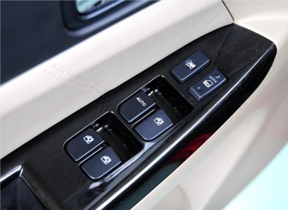 逸动 2012款 1.6L 手动尊贵型 国IV 车厢座椅   门窗控制