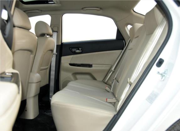 逸动 2012款 1.6L 自动尊贵型 国IV 车厢座椅   后排空间