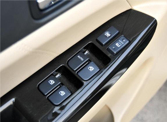 逸动 2012款 1.6L 自动尊贵型 国IV 车厢座椅   门窗控制