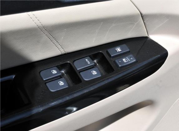 逸动 2012款 1.6L 手动舒雅型 国IV 车厢座椅   门窗控制