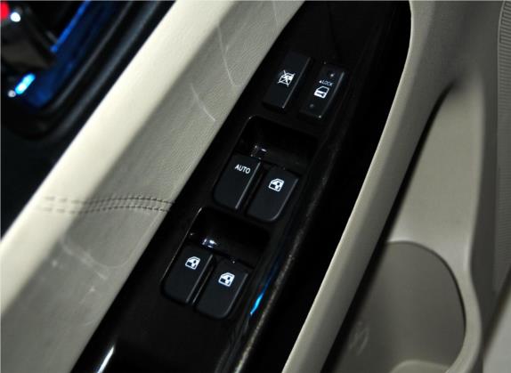 逸动 2012款 1.6L 自动豪华型 国IV 车厢座椅   门窗控制