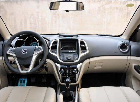 逸动 2013款 1.6L 手动豪华型 国V 中控类   中控全图