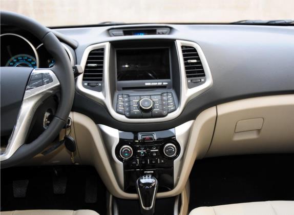 逸动 2013款 1.6L 手动豪华型 国V 中控类   中控台