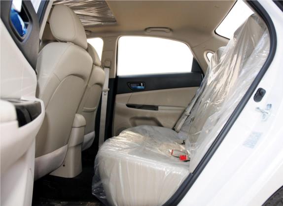 逸动 2013款 1.6L 手动豪华型 国V 车厢座椅   后排空间
