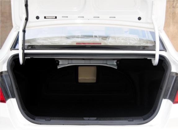 逸动 2013款 1.6L 手动豪华型 国V 车厢座椅   后备厢
