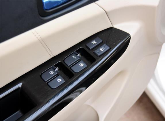 逸动 2013款 1.6L 手动豪华型 国V 车厢座椅   门窗控制