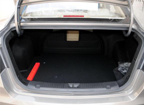 逸动 2013款 1.6L 手动尊贵型 国V 车厢座椅   后备厢